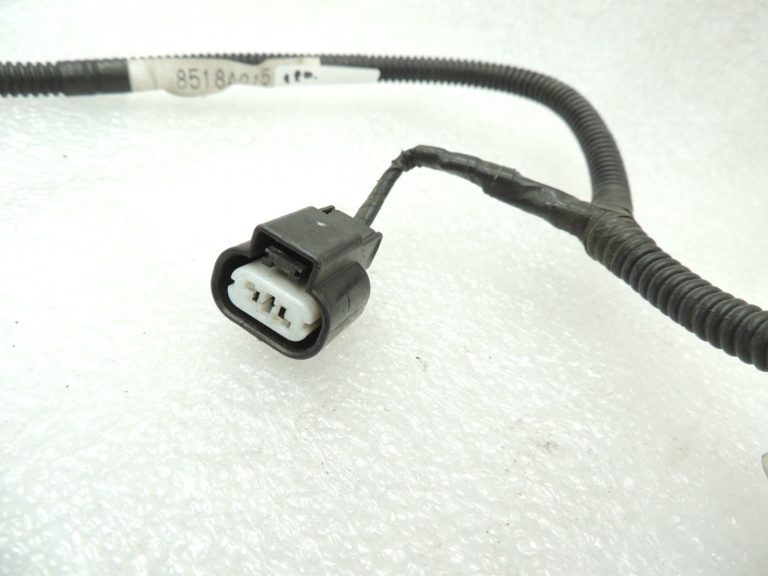 Mitsubishi Lancer VIII CX CY Priekšējo miglas lukturu vadu instalācija 8518A015