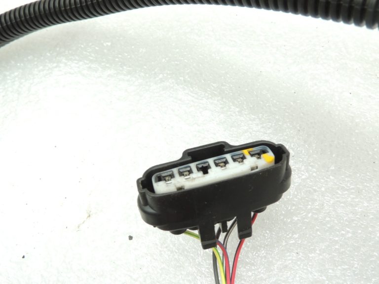 Mazda 5 CR19 Aizmugurējo kreiso bīdāmo durvju elektroinstalācijas instalācija CC3367220E
