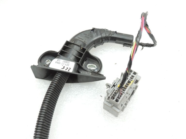 Mazda 5 CR19 Aizmugurējo kreiso bīdāmo durvju elektroinstalācijas instalācija CC3367220E