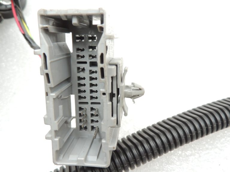 Mazda 5 CR19 Aizmugurējo kreiso bīdāmo durvju elektroinstalācijas instalācija CC3367220E