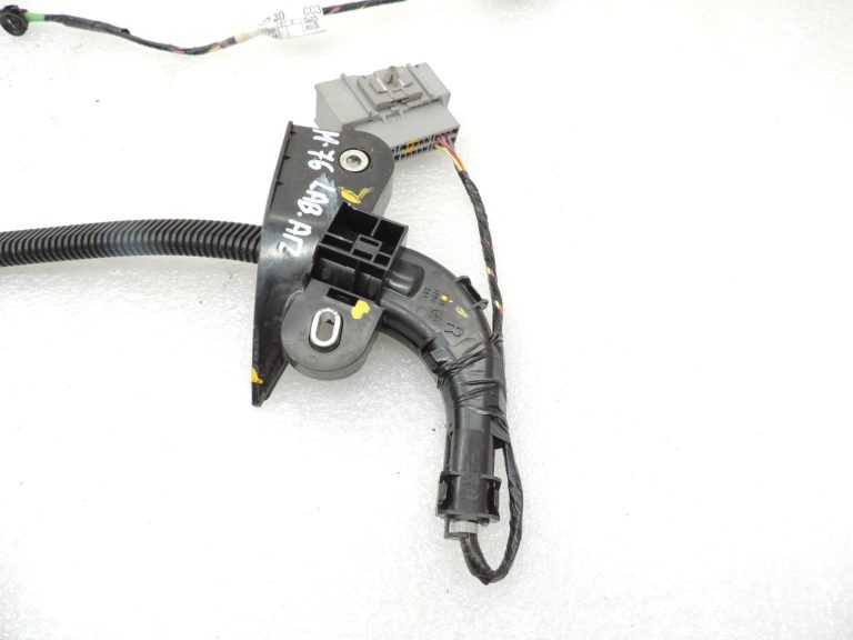 Mazda 5 CR19 Aizmugurējo bīdāmo durvju instalācija CC3367210E