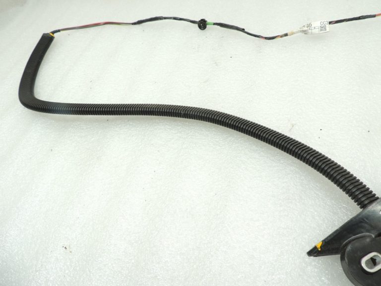 Mazda 5 CR19 Aizmugurējo bīdāmo durvju instalācija CC3367210E