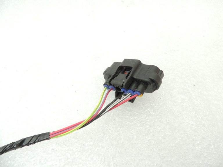 Mazda 5 CR19 Aizmugurējo bīdāmo durvju instalācija CC3367210E