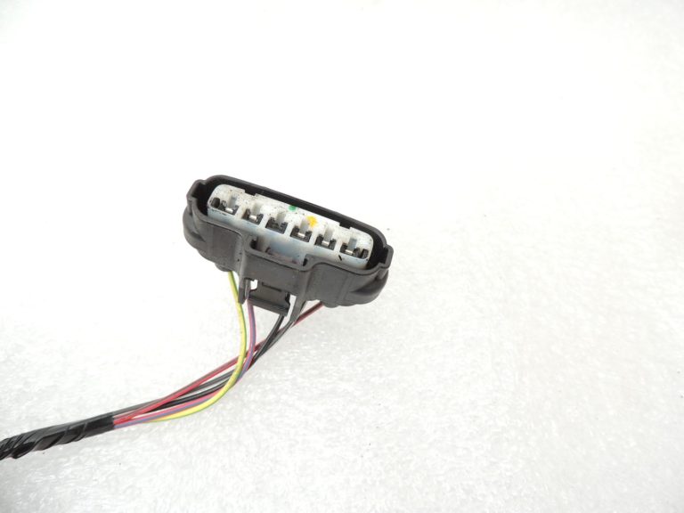 Mazda 5 CR19 Aizmugurējo bīdāmo durvju instalācija CC3367210E