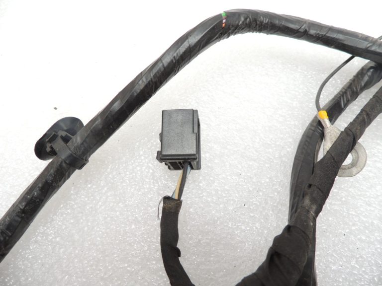 Renault Kangoo II X61 Interjera elektroinstalācijas 240144924R No transportlīdzekļiem ar stūri labajā pusē!