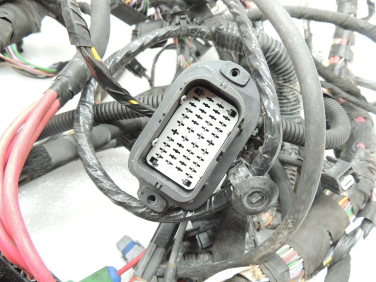 Renault Kangoo II X61 RHD Priekšējā virsbūves instalācija 240182381R