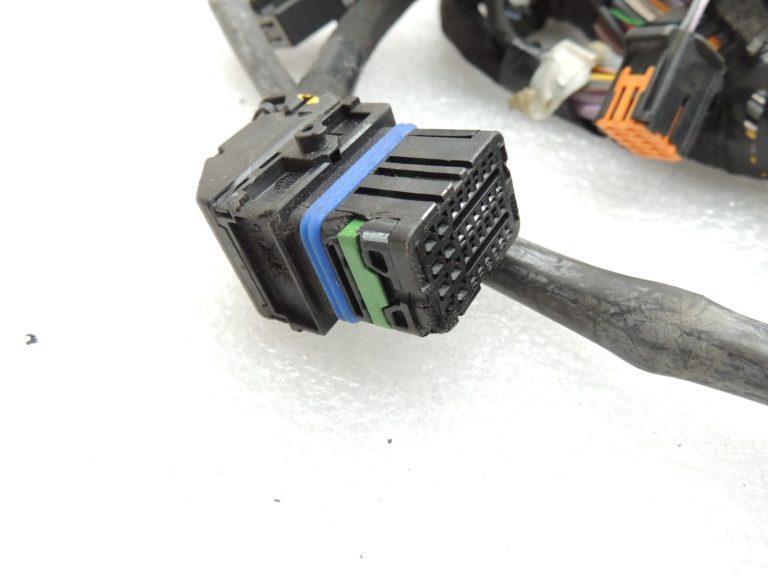 Renault Kangoo II X61 RHD Priekšējā virsbūves instalācija 240182381R
