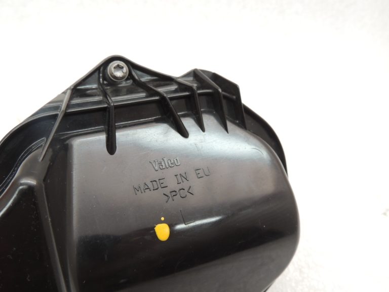 Opel Vectra C Adaptīvā ksenona priekšējo tuvās gaismas lukturu vāciņš pa kreisi 93187929