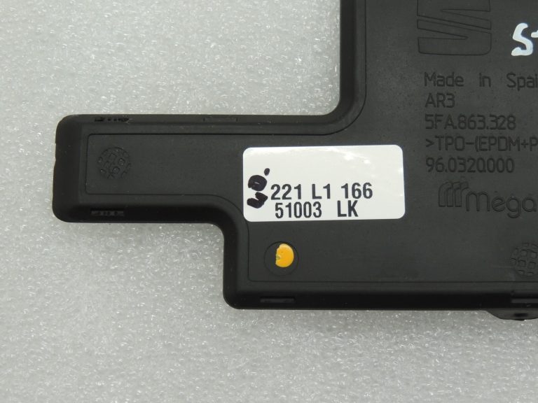 Seat Cupra Leon KL8 roku balsta nodalījuma pretslīdošs paklājiņš 5FA8633284PK