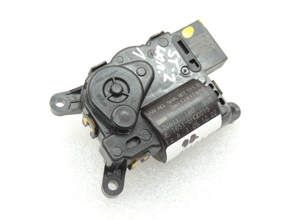 Seat Cupra Leon KL8 Formentor gaisa kondicioniera regulatora piedziņa labajā pusē 5Q0898511F