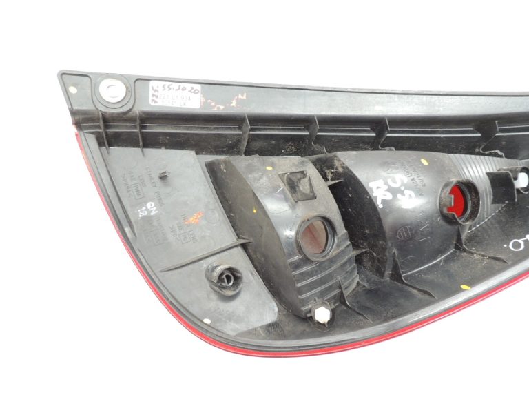 Suzuki Liana Hečbeks aizmugurējais kreisais ārējais aizmugurējais lukturis 3567054G00