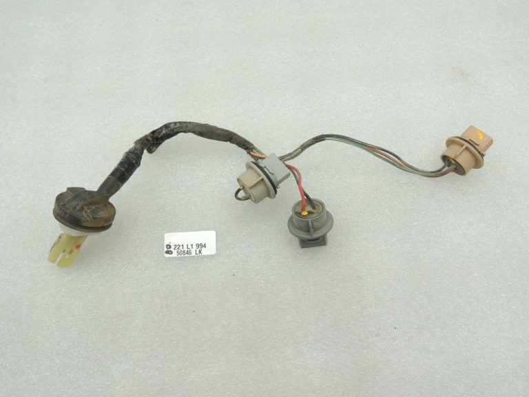Suzuki Grand Vitara II Aizmugurējā luktura turētājs aizmugurējais labais 35658-65J00