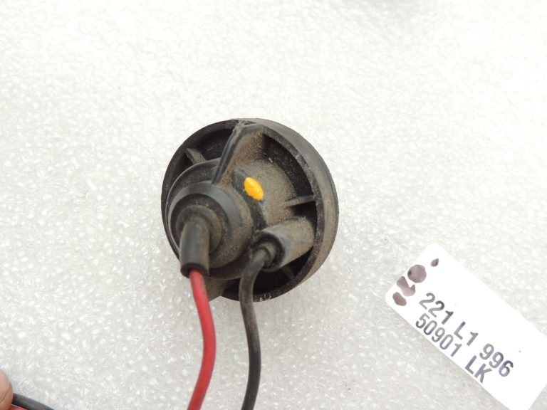 Suzuki Swift III 5 durvju hečbeks aizmugurējais lukturis 3565863J00