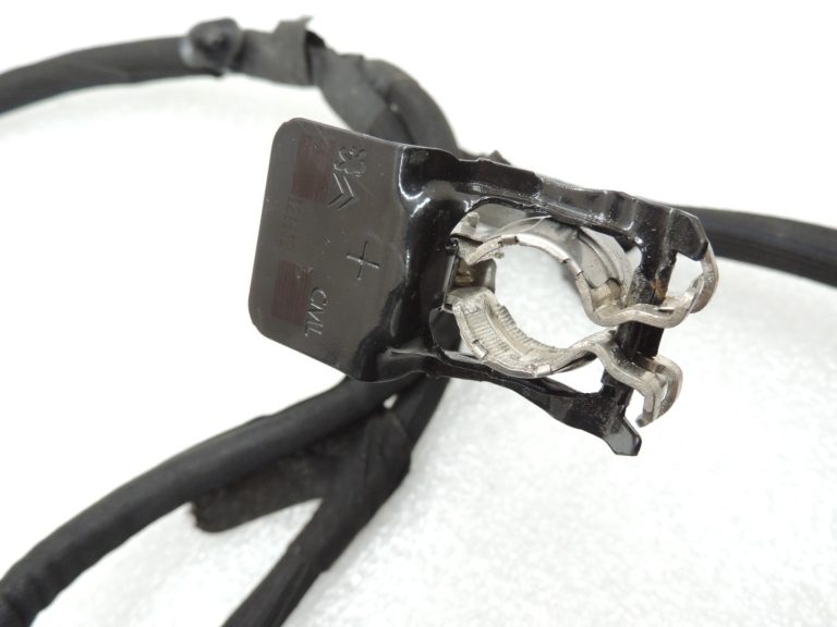 Citroen C3 II SC A51 1.2i VTi akumulatora spaile akumulatora pozitīvā spaile elektroinstalācijas instalācija 9804064180