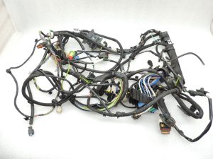 Citroen C3 II SC A51 1.2i Vti motora nodalījuma elektroinstalācijas instalācija ABS savienotājs ECU 96AP252480