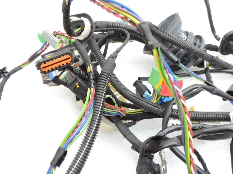 Citroen C3 II SC A51 1.2i Vti motora nodalījuma elektroinstalācijas instalācija ABS savienotājs ECU 96AP252480