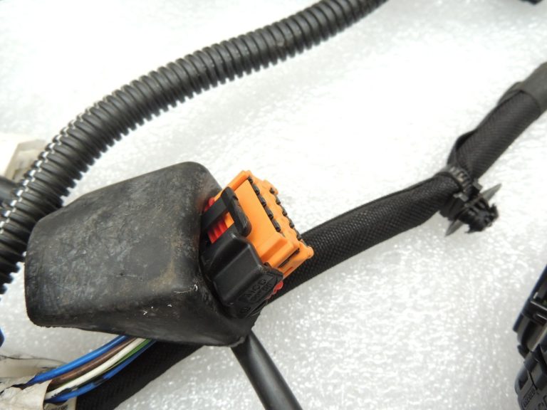 Citroen C3 II SC A51 1.2i Vti motora nodalījuma elektroinstalācijas instalācija ABS savienotājs ECU 96AP252480