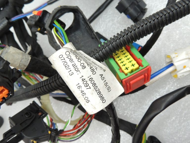 Citroen C3 II SC A51 1.2i Vti motora nodalījuma elektroinstalācijas instalācija ABS savienotājs ECU 96AP252480