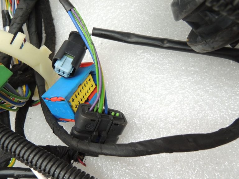 Citroen C3 II SC A51 1.2i Vti motora nodalījuma elektroinstalācijas instalācija ABS savienotājs ECU 96AP252480