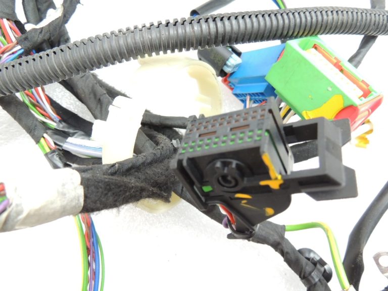 Citroen C3 II SC A51 1.2i Vti motora nodalījuma elektroinstalācijas instalācija ABS savienotājs ECU 96AP252480