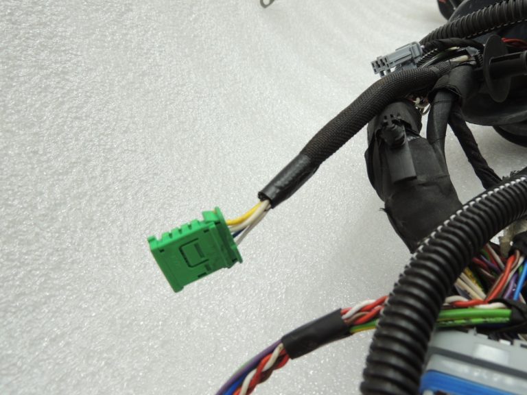 Citroen C3 II SC A51 1.2i Vti motora nodalījuma elektroinstalācijas instalācija ABS savienotājs ECU 96AP252480