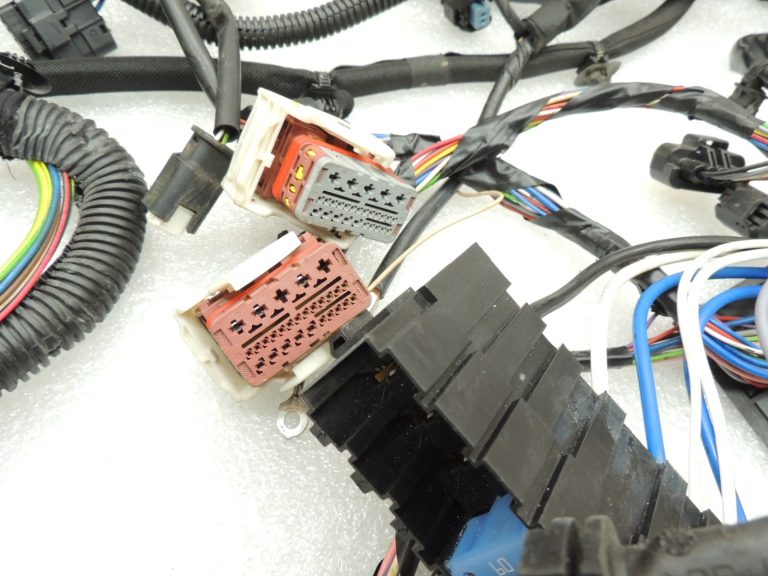 Citroen C3 II SC A51 1.2i Vti motora nodalījuma elektroinstalācijas instalācija ABS savienotājs ECU 96AP252480