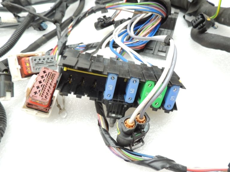 Citroen C3 II SC A51 1.2i Vti motora nodalījuma elektroinstalācijas instalācija ABS savienotājs ECU 96AP252480