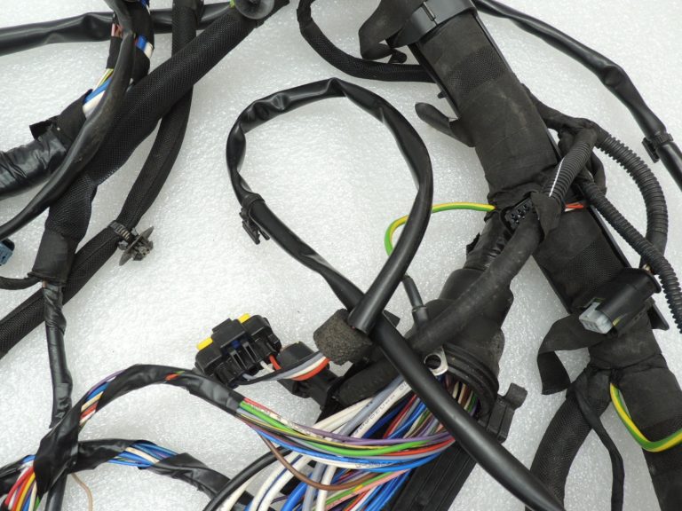 Citroen C3 II SC A51 1.2i Vti motora nodalījuma elektroinstalācijas instalācija ABS savienotājs ECU 96AP252480