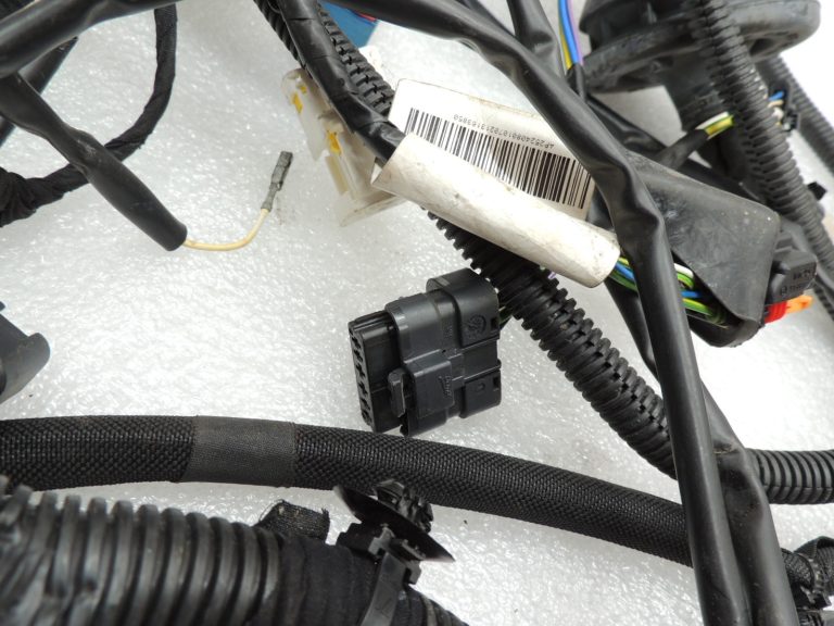 Citroen C3 II SC A51 1.2i Vti motora nodalījuma elektroinstalācijas instalācija ABS savienotājs ECU 96AP252480