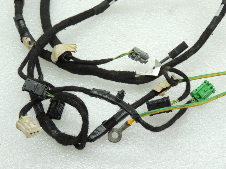 Peugeot 207 aizmugurējo durvju instalācijas siksna bagāžnieka vāks 9661147880