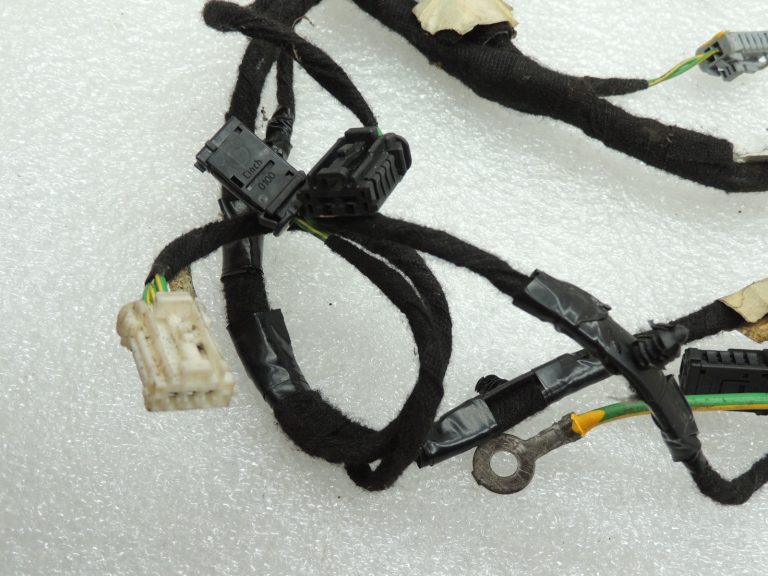 Peugeot 207 aizmugurējo durvju instalācijas siksna bagāžnieka vāks 9661147880