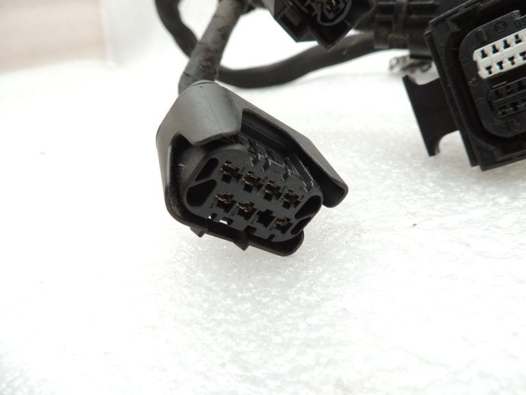 Mercedes Benz GLK 280 M272.948 Dzinēja vadības bloka savienotājs virsbūves pusē 58pin