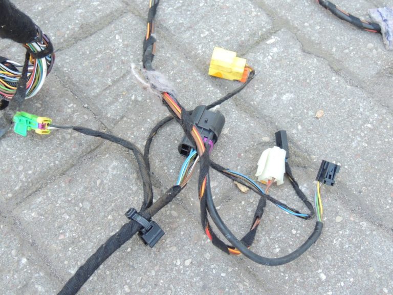 Skoda Fabia II 5J 1,4i BXW Virsbūves elektroinstalācija Virsbūves elektroinstalācija