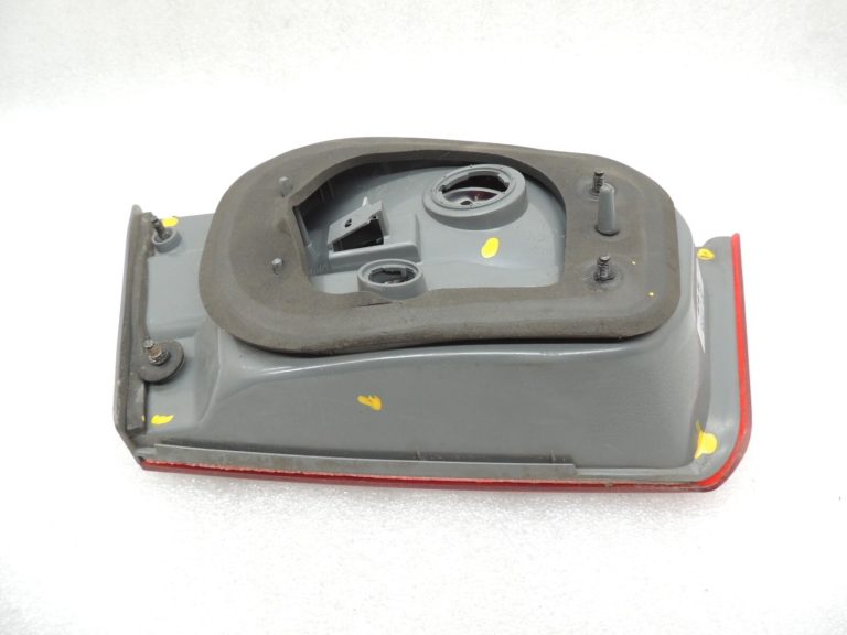 Hyundai Sonata V 2004-06 Aizmugurējā labā iekšējā aizmugurējā gaisma 924143K010