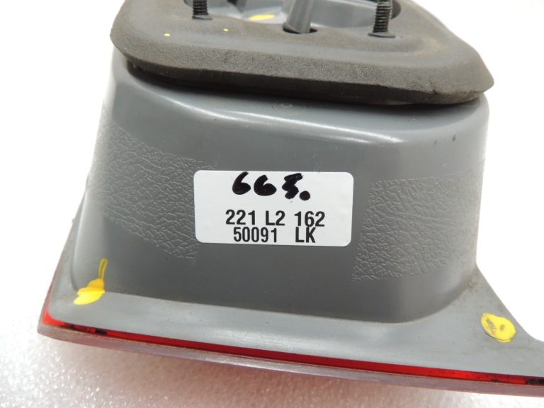 Hyundai Sonata V 2004-06 Aizmugurējā labā iekšējā aizmugurējā gaisma 924143K010