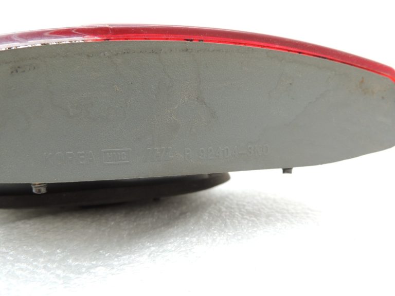 Hyundai Sonata V 2004-06 Aizmugurējā labā iekšējā aizmugurējā gaisma 924143K010