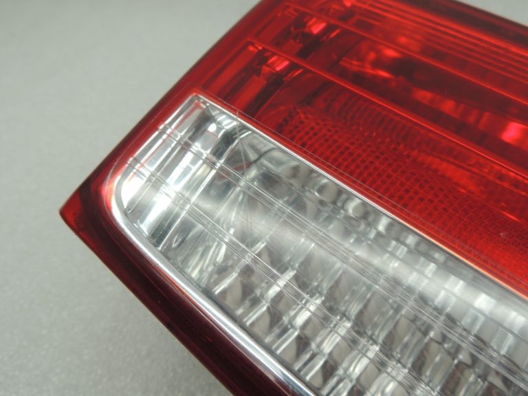 Hyundai Sonata V 2004-06 Aizmugurējā labā iekšējā aizmugurējā gaisma 924143K010