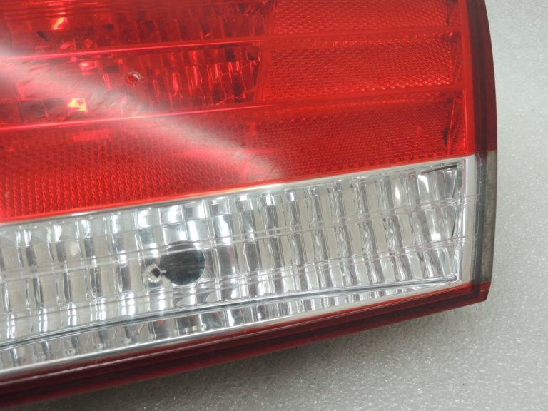 Hyundai Sonata V 2004-06 Aizmugurējā labā iekšējā aizmugurējā gaisma 924143K010