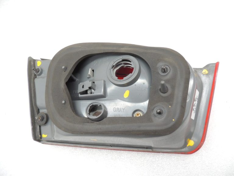 Hyundai Sonata V 2004-06 Aizmugurējā labā iekšējā aizmugurējā gaisma 924143K010