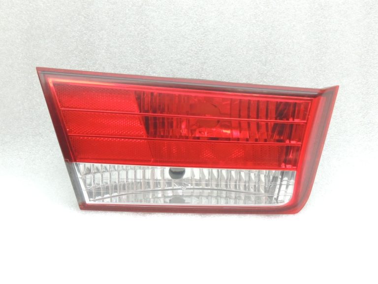 Hyundai Sonata V 2004-08 Aizmugurējais kreisais iekšējais aizmugurējais lukturis 924033K020
