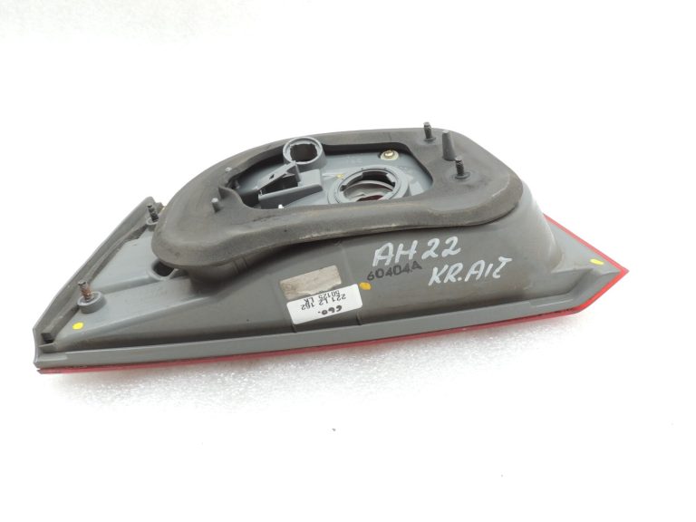Hyundai Sonata V 2004-08 Aizmugurējais kreisais iekšējais aizmugurējais lukturis 924033K020