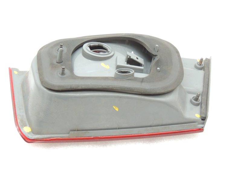 Hyundai Sonata V 2004-08 Aizmugurējais kreisais iekšējais aizmugurējais lukturis 924033K020