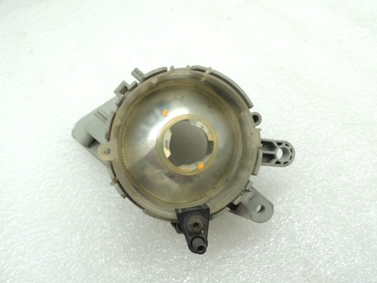 Volvo V50 2004-07 priekšējais labais miglas lukturis 30698630