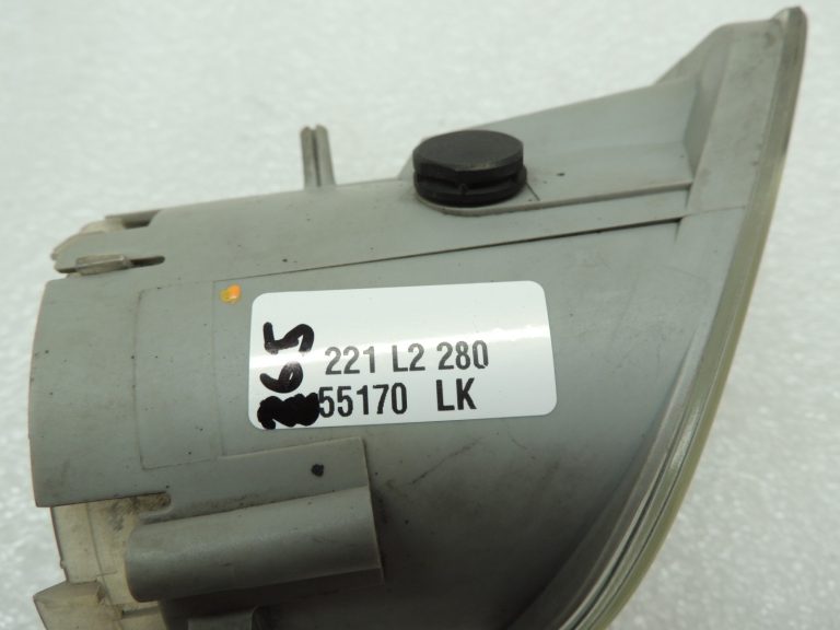 Volvo V50 2004-07 priekšējais labais miglas lukturis 30698630