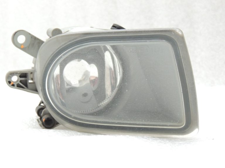 Volvo V50 2004-07 priekšējais labais miglas lukturis 30698630