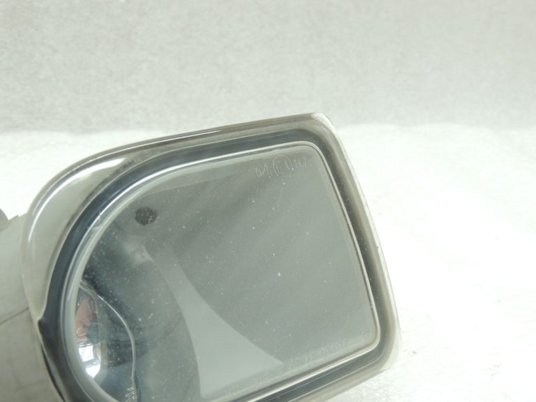 Volvo V50 2004-07 priekšējais labais miglas lukturis 30698630