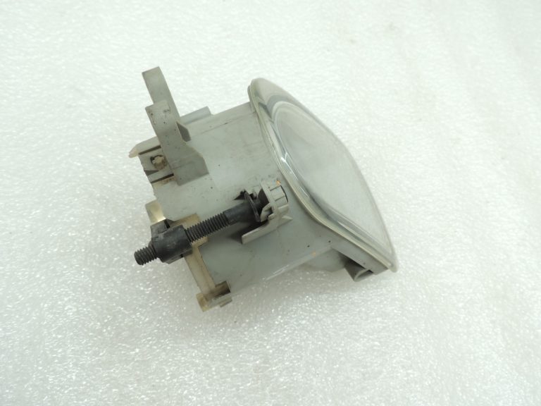 Volvo V50 2004-07 priekšējais labais miglas lukturis 30698630