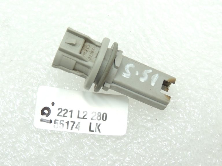 Suzuki Jimny III priekšējo lukturu stāvgaismas spuldzes turētājs spuldzes turētājs 3611877A10