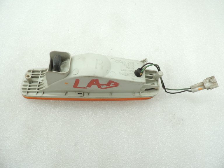 Subaru Impreza I indikatora priekšējais labais indikators 84441FA060