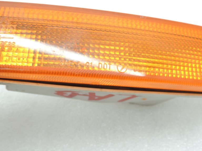 Subaru Impreza I indikatora priekšējais labais indikators 84441FA060